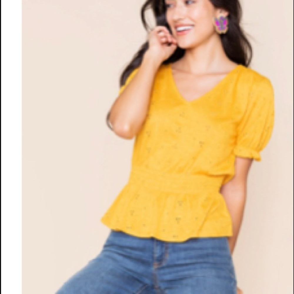 NWT New Ruffle Eyelet Peplum Top Small Francesca’s Collections
